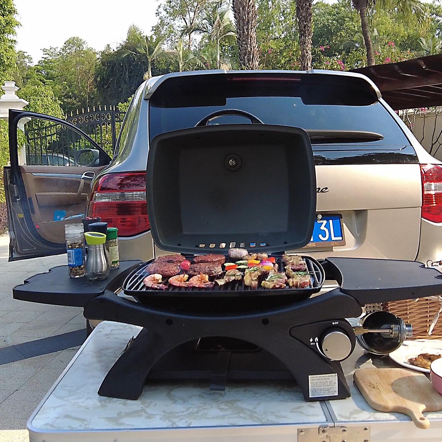 Liquid Propane Grill Portable Cart Table Gas Grill Table Top 2 in 1 BBQ Grill Outdoor Cooking Tailgating Camping RV Propane Barbecue Grill with Side Table Wheel Grill Cart
