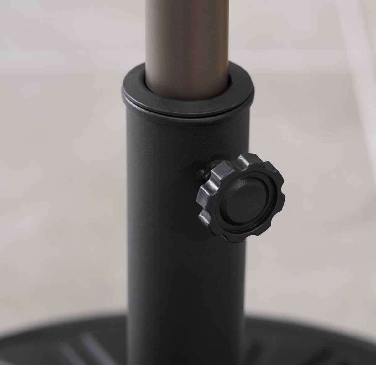 50 lbs. concrete and resin patio umbrella base in black Stylewell 50 pound concrete and resin patio umbrella base – grillncomfort